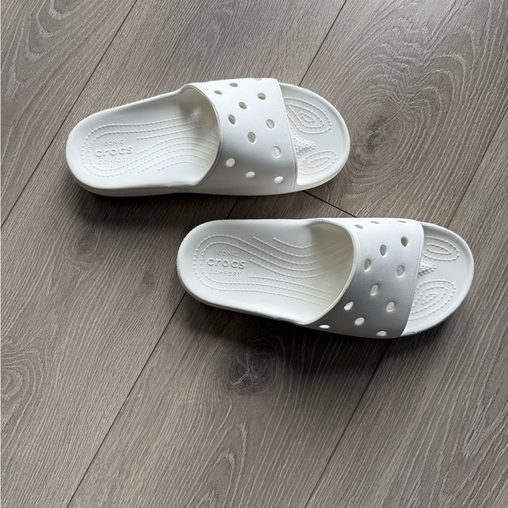 CROCS White Classic Slide Sandals